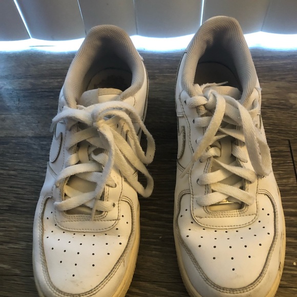 Assorted shoes - Picture 14 of 15